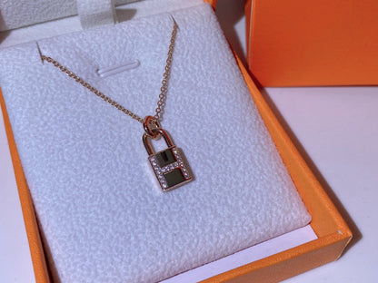 [⭐Corinne]HM ADVANCED NICHE LOCK HEAD NECKLACE DIAMONDS