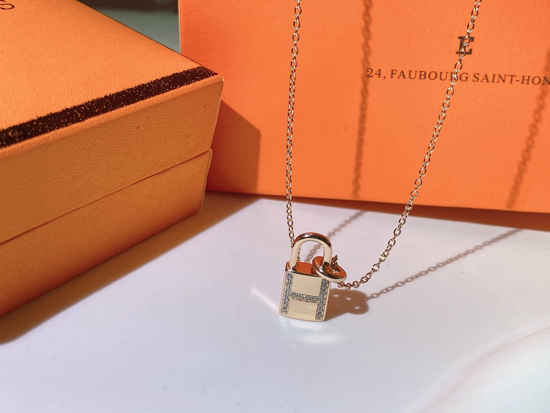 [⭐Corinne]HM ADVANCED NICHE LOCK HEAD NECKLACE DIAMONDS
