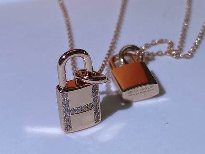 [⭐Corinne]HM ADVANCED NICHE LOCK HEAD NECKLACE DIAMONDS