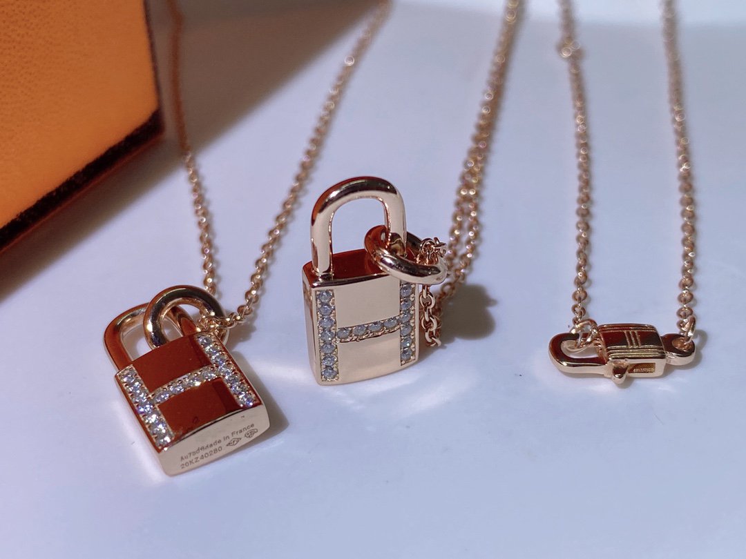 [⭐Corinne]HM ADVANCED NICHE LOCK HEAD NECKLACE DIAMONDS
