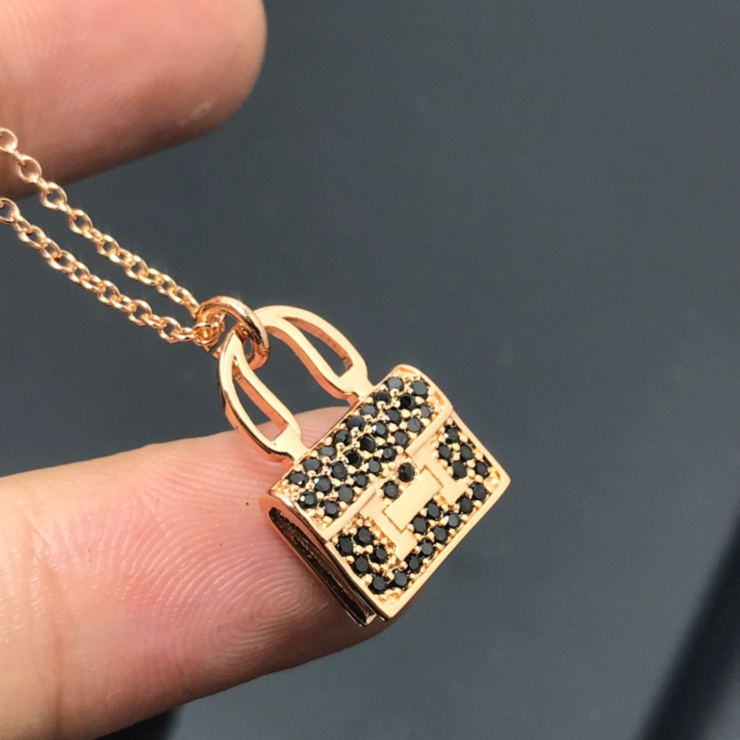 [⭐Corinne]HM NECKLACE ARRIVAL BLACK DIAMOND