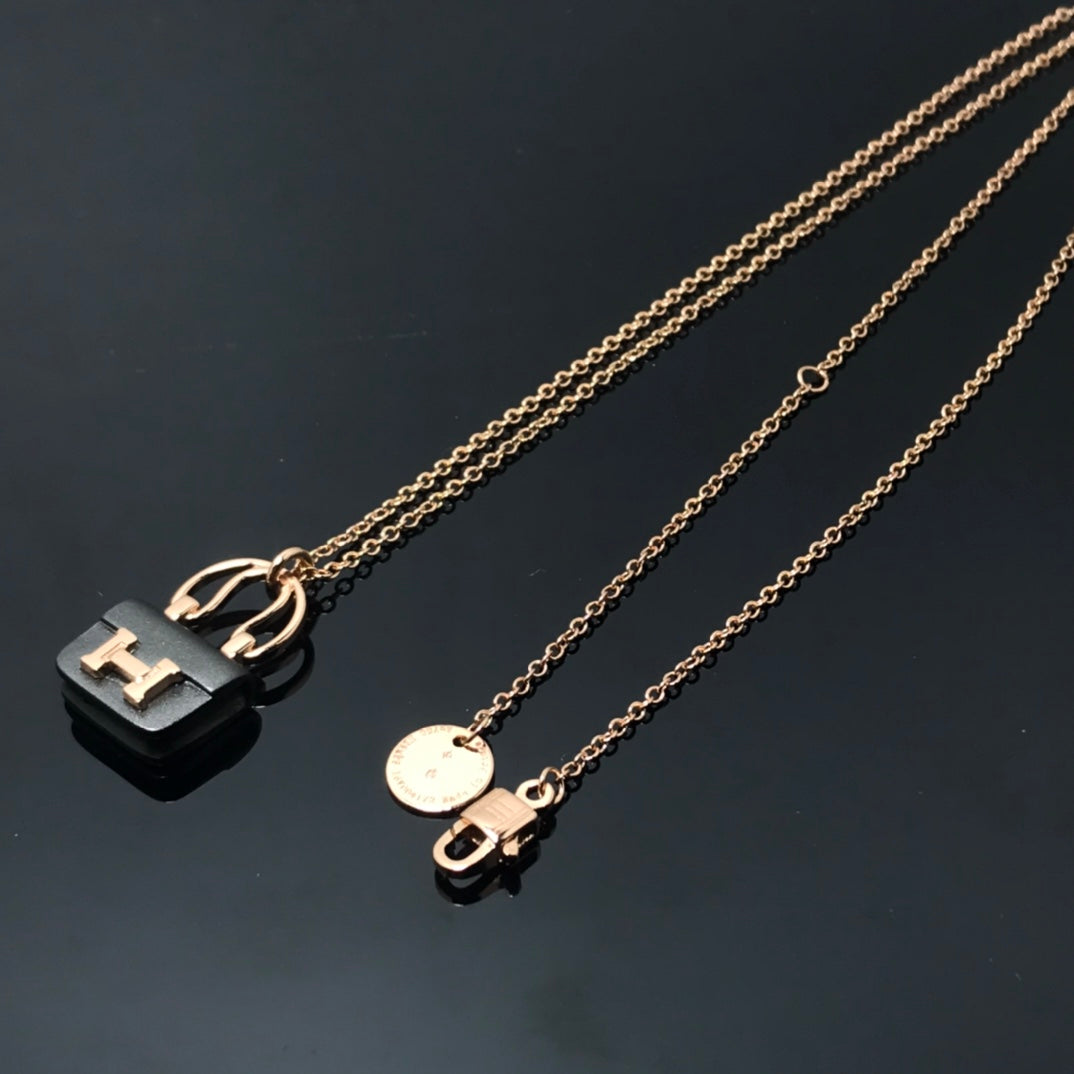 [⭐Corinne]WOMEN'S HM AMULETTES CONSTANCE PENDANT NECKLACE