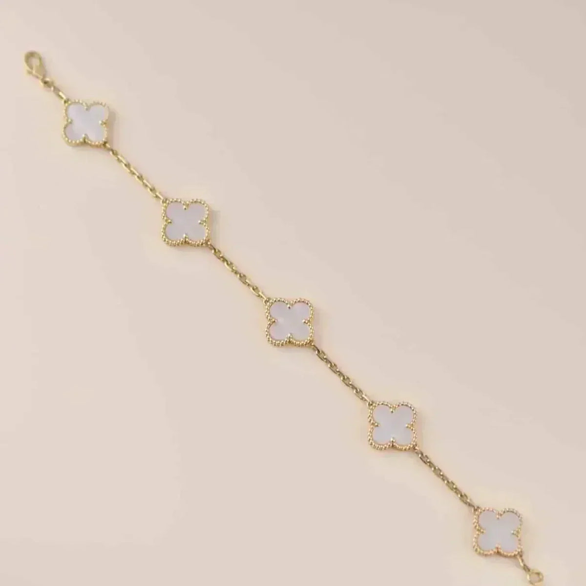 [⭐Corinne]CLOVER WHITE PEARL MOP 5 MOTIF BRACELET COLLECTION