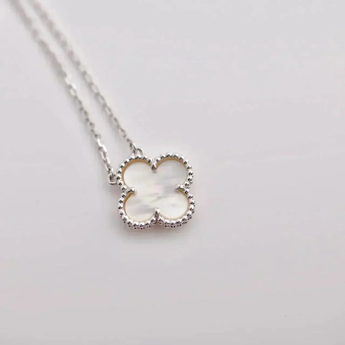 [⭐Corinne]CLOVER  15MM WHITE MOTHER-OF-PEARL SILVER