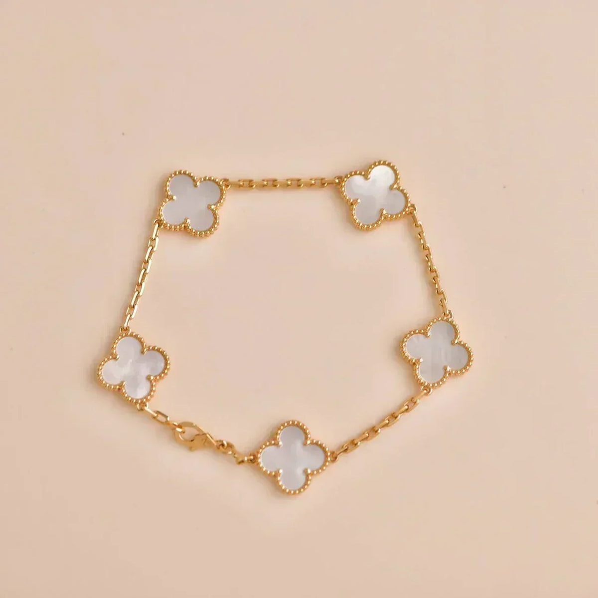 [⭐Corinne]CLOVER WHITE PEARL MOP 5 MOTIF BRACELET COLLECTION