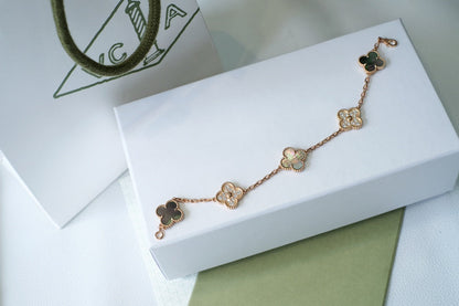 [⭐Corinne] CLOVER 5 MOTIF GRAY MOP BRACELET COLLECTION