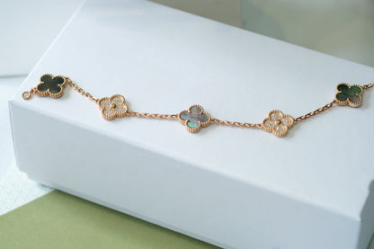 [⭐Corinne] CLOVER 5 MOTIF GRAY MOP BRACELET COLLECTION