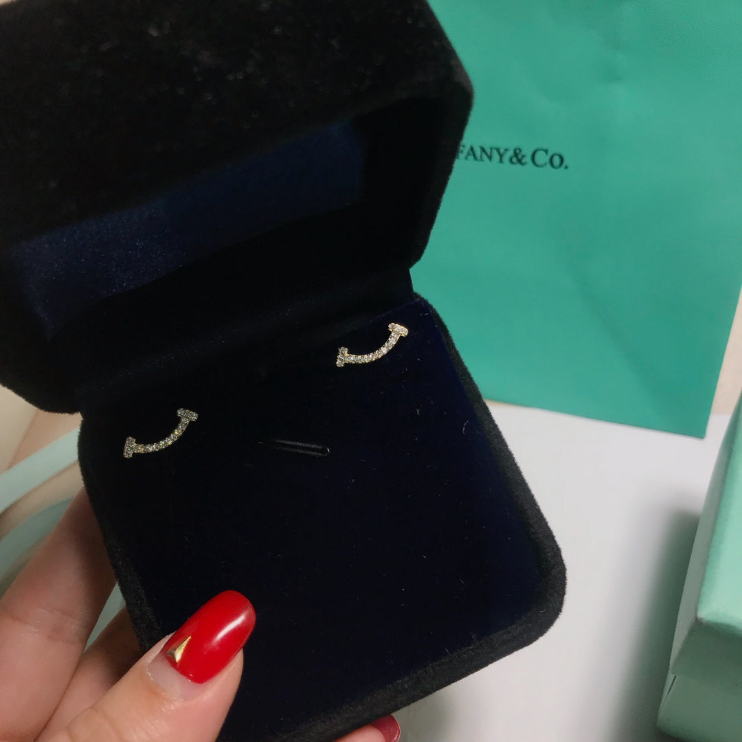 [Corinne]SMILE DIAMOND EARRINGS